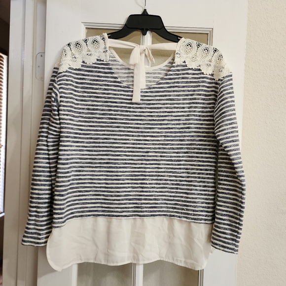 Style & Co Striped Lace Shoulder Long Sleeve Top w/ Chiffon Hem – Size Small - Picture 3 of 14